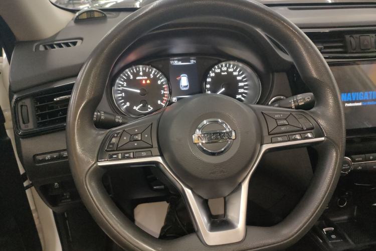 Used Nissan X-Trail 2017 2.5L CVT Leading Edition 4WD Steering Wheel