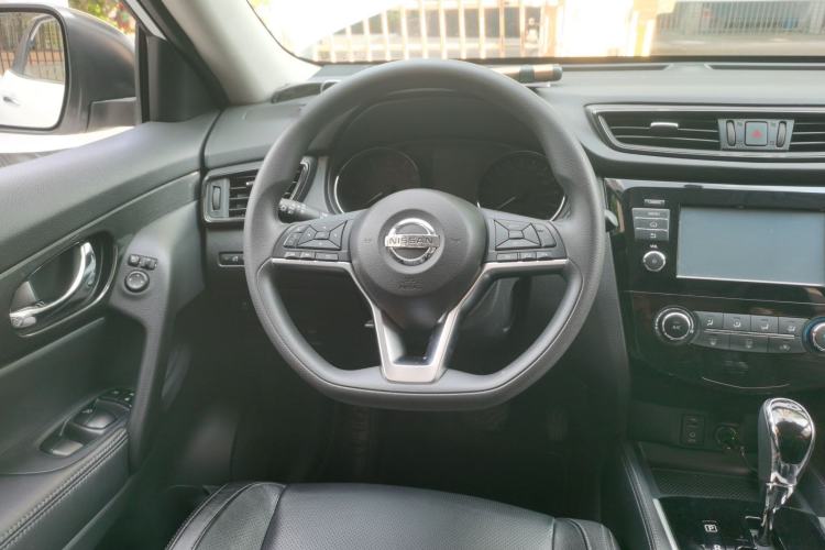 Used Nissan X-Trail 2017 2.0L CVT Comfort Edition 2WD Steering Wheel