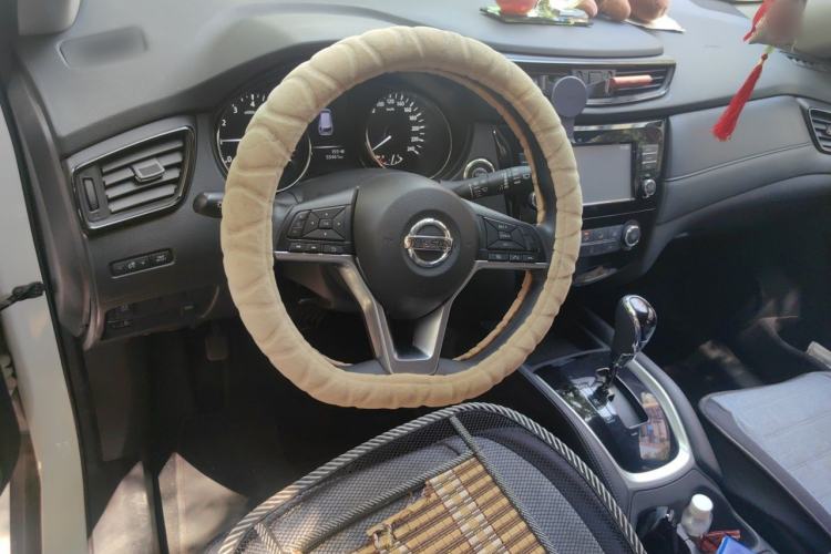 Used Nissan X-Trail 2017 2.0L CVT Comfort Edition 2WD Steering Wheel