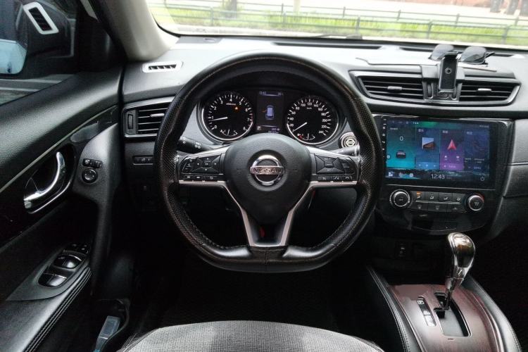 Used Nissan X-Trail 2017 2.0L CVT Comfort Edition 2WD Steering Wheel