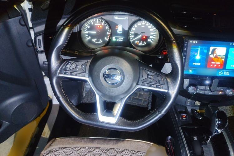 Used Nissan X-Trail 2017 2.5L CVT Luxury Edition 4WD Steering Wheel