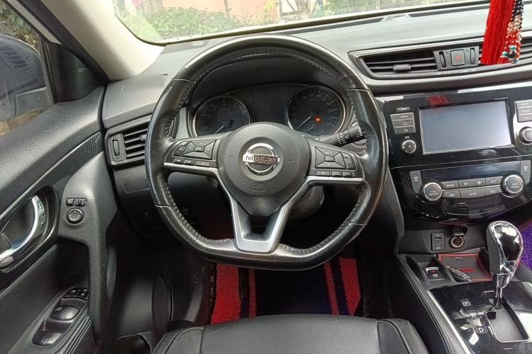 Used Nissan X-Trail 2017 2.5L CVT Luxury Edition 4WD Steering Wheel