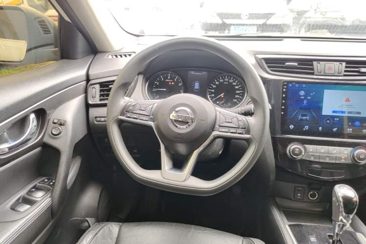 Used Nissan X-Trail 2017 2.0L CVT Comfort Edition 2WD Steering Wheel