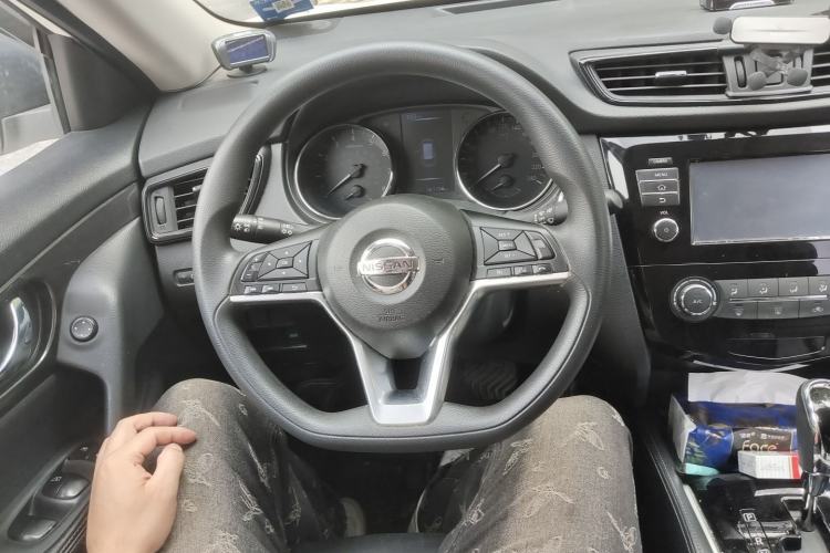 Used Nissan X-Trail 2017 2.0L CVT Comfort Edition 2WD Steering Wheel
