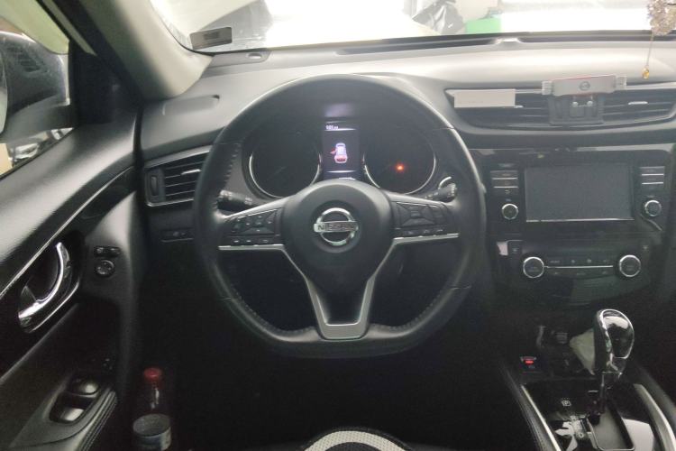 Used Nissan X-Trail 2017 2.5L CVT Luxury Edition 4WD Steering Wheel