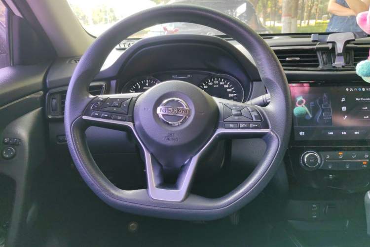 Used Nissan X-Trail 2017 2.0L CVT Comfort Edition 2WD Steering Wheel