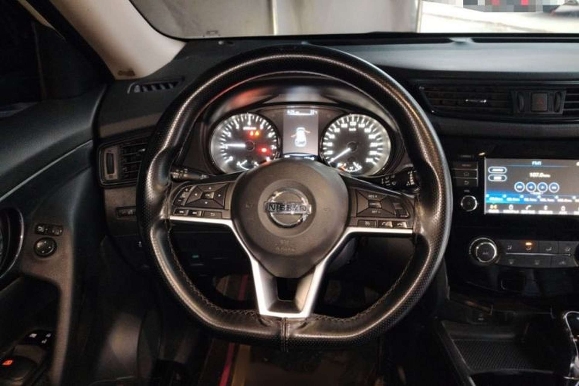 Used Nissan X-Trail 2017 2.0L CVT Comfort Edition 2WD Steering Wheel