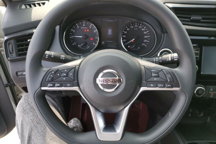 Used Nissan X-Trail 2017 2.0L CVT Comfort Edition 2WD Steering Wheel
