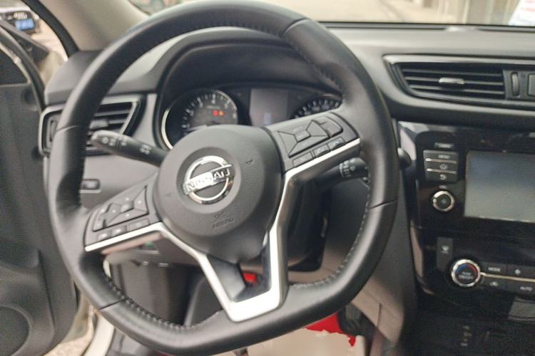 Used Nissan X-Trail 2017 2.5L CVT Luxury Edition 4WD Steering Wheel