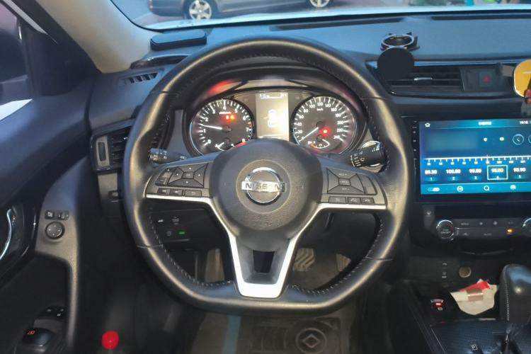 Used Nissan X-Trail 2017 2.5L CVT Luxury Edition 4WD Steering Wheel