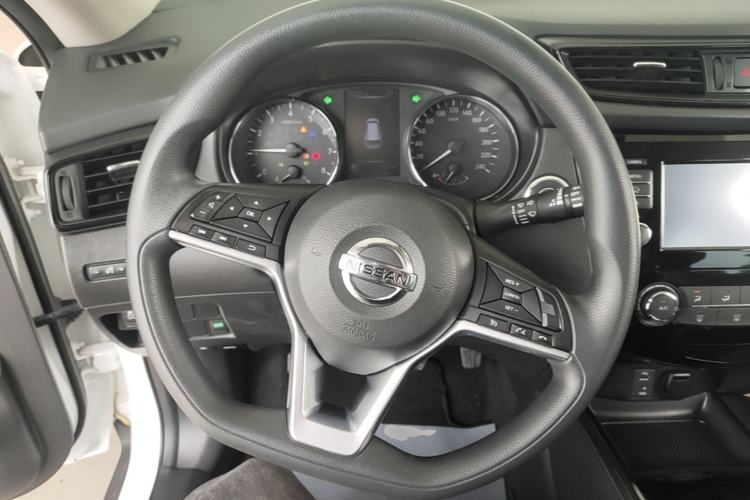 Used Nissan X-Trail 2017 2.0L CVT Comfort Edition 2WD Steering Wheel