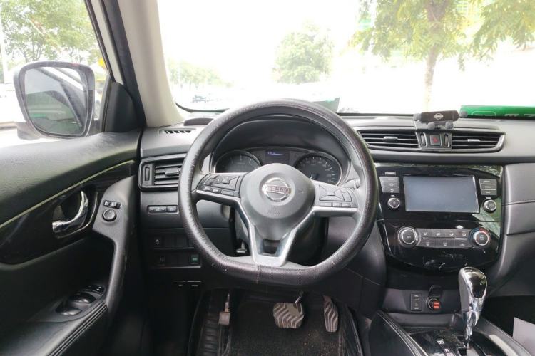 Used Nissan X-Trail 2017 2.0L CVT Comfort Edition 2WD Steering Wheel