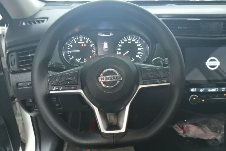 Used Nissan X-Trail 2017 2.5L CVT Luxury Edition 4WD Steering Wheel