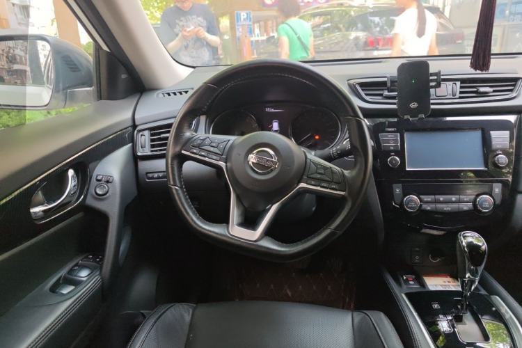 Used Nissan X-Trail 2017 2.5L CVT Luxury Edition 4WD Steering Wheel