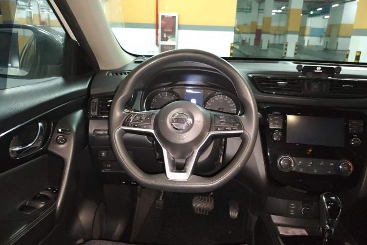 Used Nissan X-Trail 2017 2.0L CVT Comfort Edition 2WD Steering Wheel