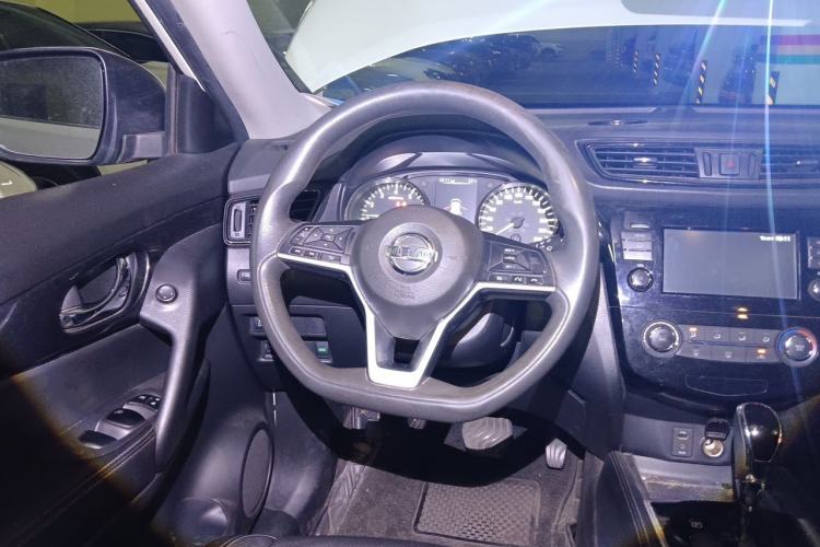 Used Nissan X-Trail 2017 2.0L CVT Comfort Edition 2WD Steering Wheel