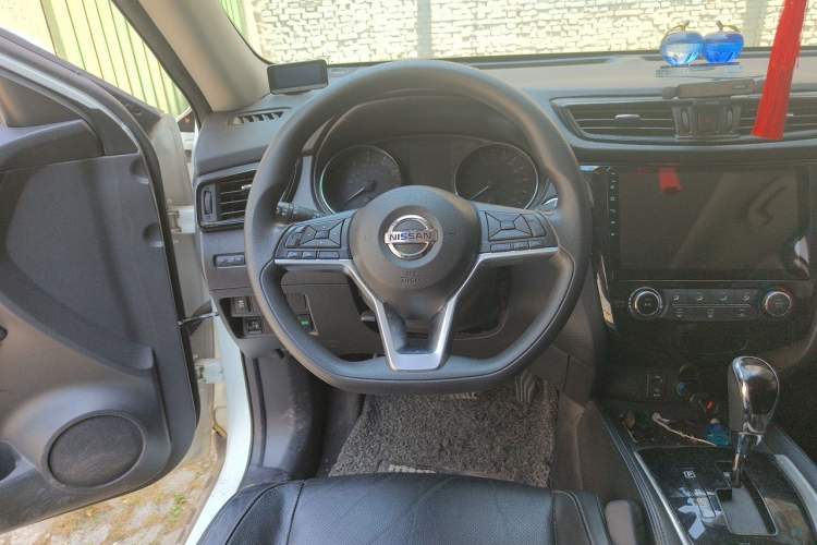 Used Nissan X-Trail 2017 2.0L CVT Comfort Edition 2WD Steering Wheel