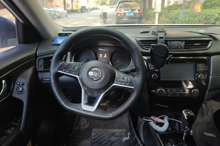 Used Nissan X-Trail 2017 2.0L CVT Comfort Edition 2WD Steering Wheel