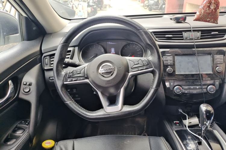 Used Nissan X-Trail 2017 2.5L CVT Luxury Edition 4WD Steering Wheel