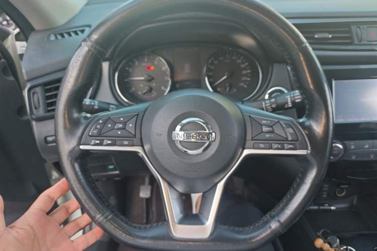 Used Nissan X-Trail 2017 2.0L CVT Comfort Edition 2WD Steering Wheel