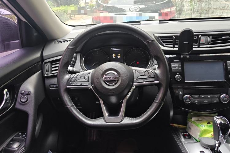 Used Nissan X-Trail 2017 2.5L CVT Luxury Edition 4WD Steering Wheel