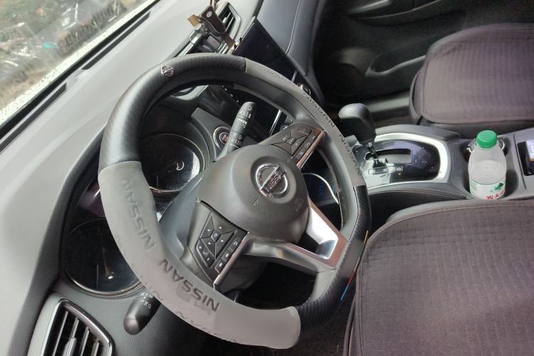 Used Nissan X-Trail 2017 2.0L CVT Comfort Edition 2WD Steering Wheel