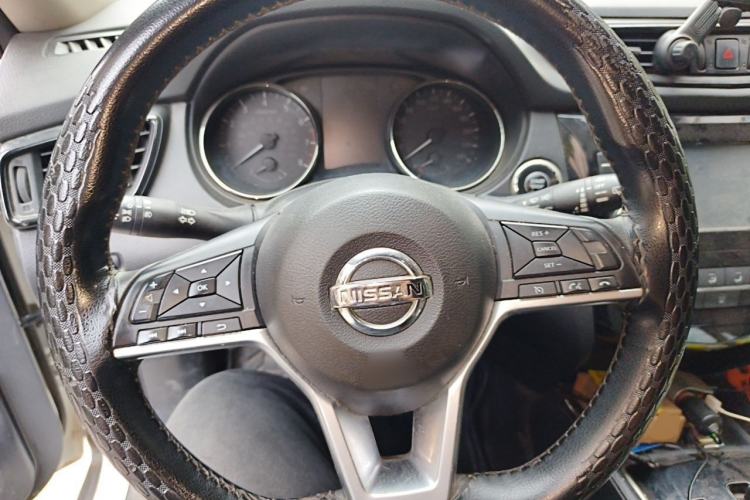 Used Nissan X-Trail 2017 2.0L CVT Comfort Edition 2WD Steering Wheel
