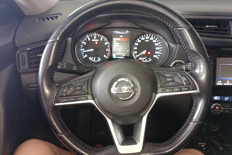 Used Nissan X-Trail 2017 2.5L CVT Luxury Edition 4WD Steering Wheel