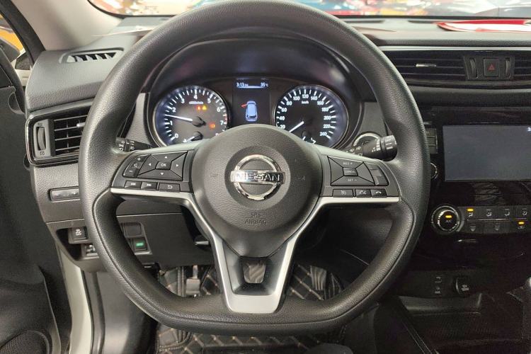 Used Nissan X-Trail 2017 2.0L CVT Comfort Edition 2WD Steering Wheel