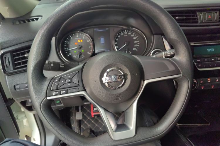 Used Nissan X-Trail 2017 2.0L CVT Fashion Edition 2WD Steering Wheel
