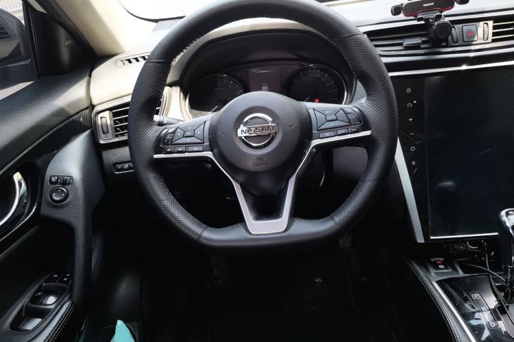 Used Nissan X-Trail 2017 2.5L CVT Luxury Edition 4WD Steering Wheel