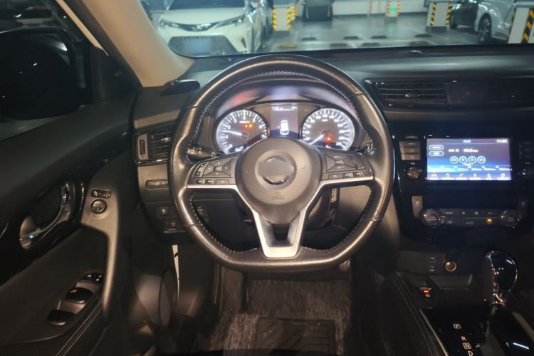 Used Nissan X-Trail 2017 2.5L CVT Luxury Edition 4WD Steering Wheel