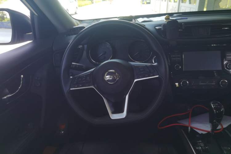 Used Nissan X-Trail 2017 2.0L CVT Comfort Edition 2WD Steering Wheel