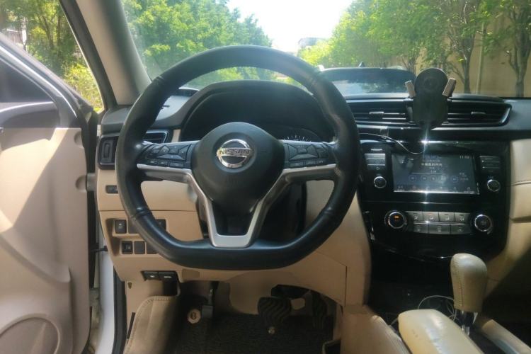 Used Nissan X-Trail 2017 2.0L CVT Comfort Edition 2WD Steering Wheel