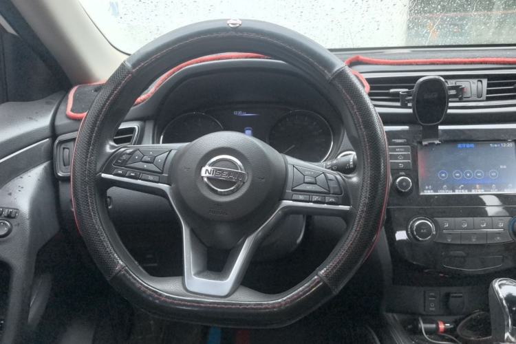 Used Nissan X-Trail 2017 2.0L CVT Comfort Edition 2WD Steering Wheel