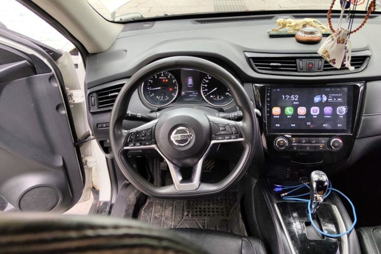 Used Nissan X-Trail 2017 2.0L CVT Comfort Edition 2WD Steering Wheel
