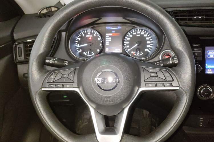 Used Nissan X-Trail 2017 2.0L CVT Comfort Edition 2WD Steering Wheel