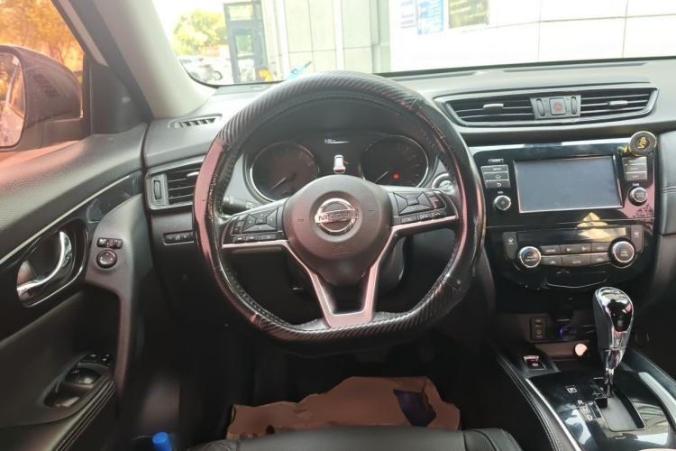 Used Nissan X-Trail 2017 2.5L CVT Luxury Edition 4WD Steering Wheel