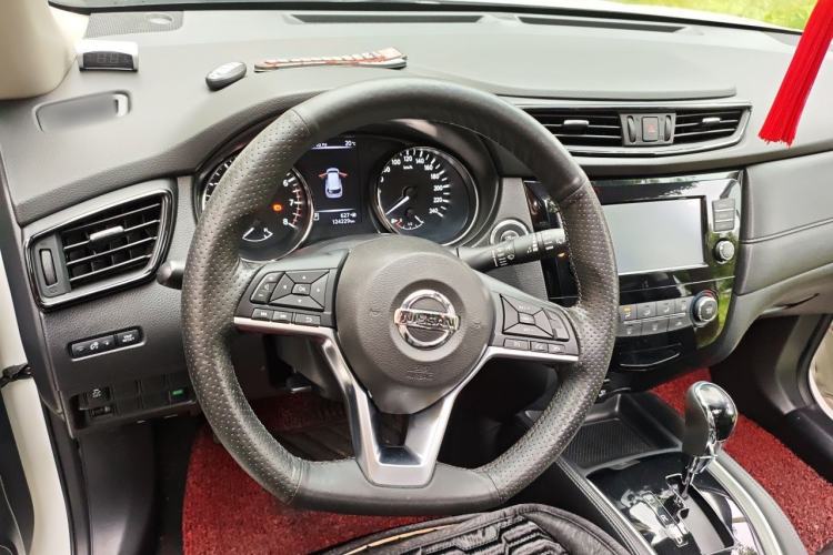 Used Nissan X-Trail 2017 2.0L CVT Comfort Edition 2WD Steering Wheel