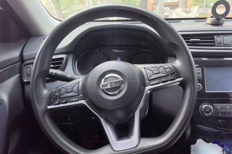 Used Nissan X-Trail 2017 2.0L CVT Comfort Edition 2WD Steering Wheel