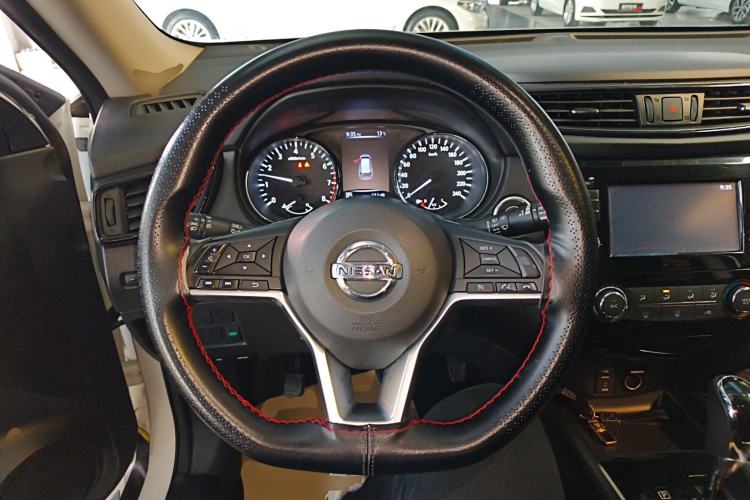 Used Nissan X-Trail 2017 2.0L CVT Comfort Edition 2WD Steering Wheel