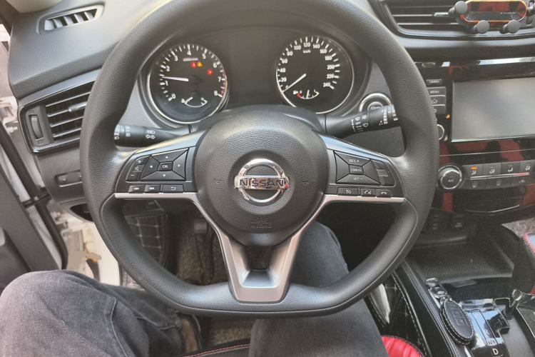Used Nissan X-Trail 2017 2.0L CVT Comfort Edition 2WD Steering Wheel