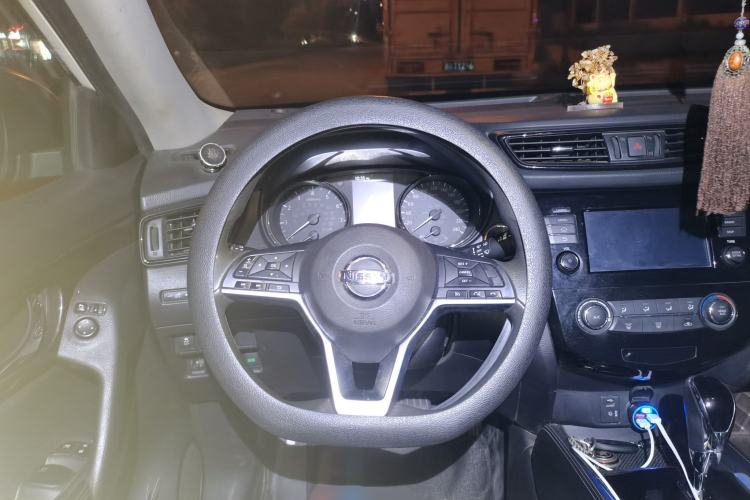 Used Nissan X-Trail 2017 2.0L CVT Comfort Edition 2WD Steering Wheel