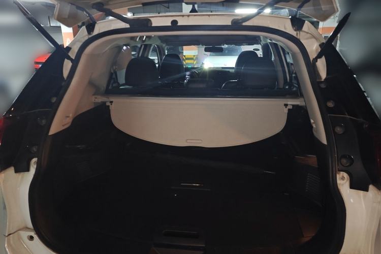 Used Nissan X-Trail 2017 2.0L CVT Comfort Edition 2WD Trunk