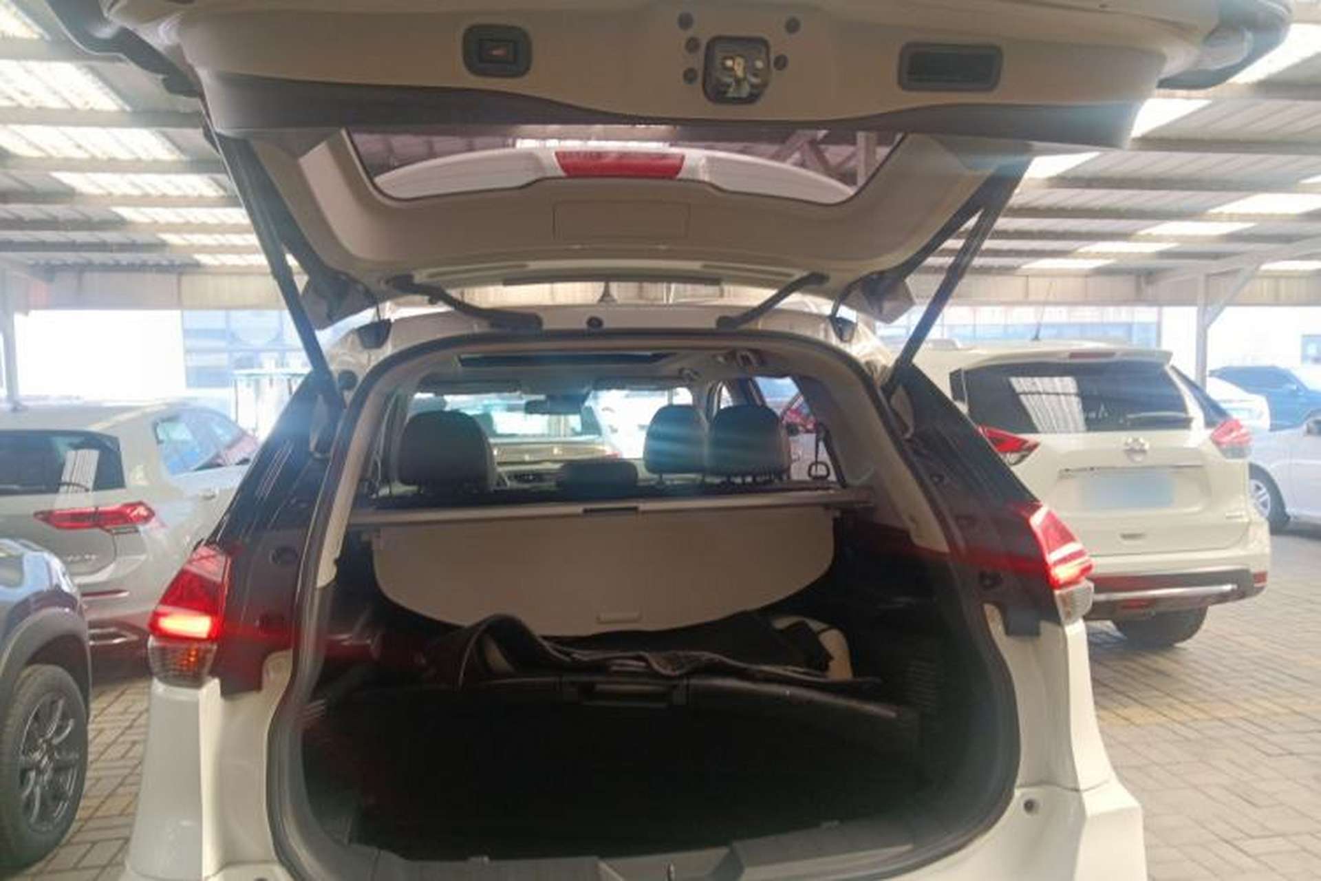 Used Nissan X-Trail 2017 2.5L CVT Luxury Edition 4WD Trunk