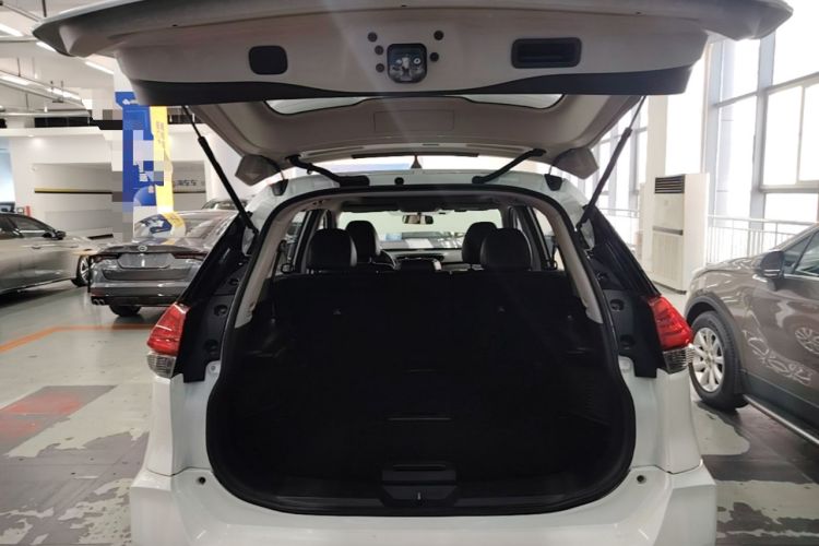 Used Nissan X-Trail 2017 2.0L CVT Comfort Edition 2WD Trunk