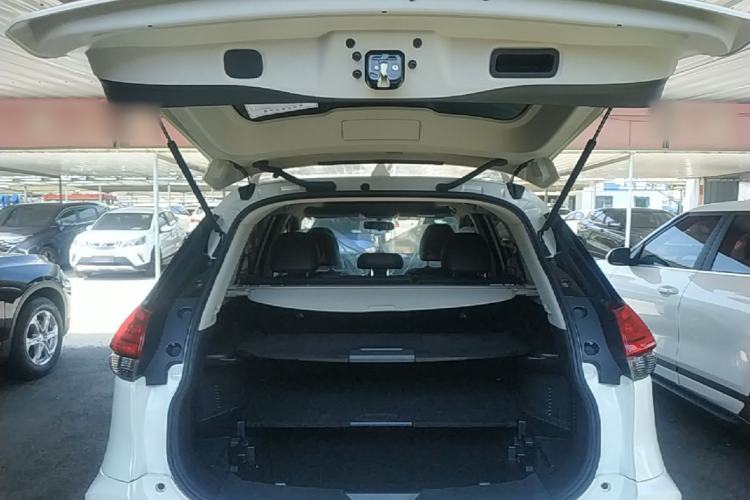 Used Nissan X-Trail 2017 2.0L CVT Comfort Edition 2WD Trunk