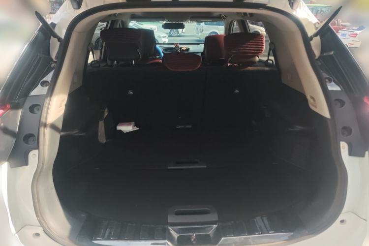 Used Nissan X-Trail 2017 2.0L CVT Comfort Edition 2WD Trunk