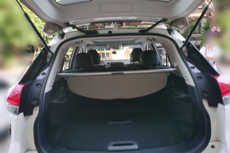 Used Nissan X-Trail 2017 2.0L CVT Comfort Edition 2WD Trunk