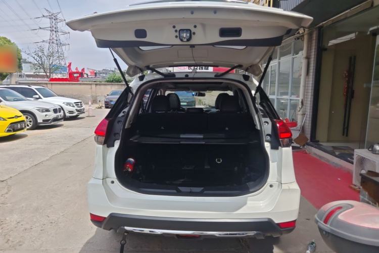Used Nissan X-Trail 2017 2.0L CVT Comfort Edition 2WD Trunk